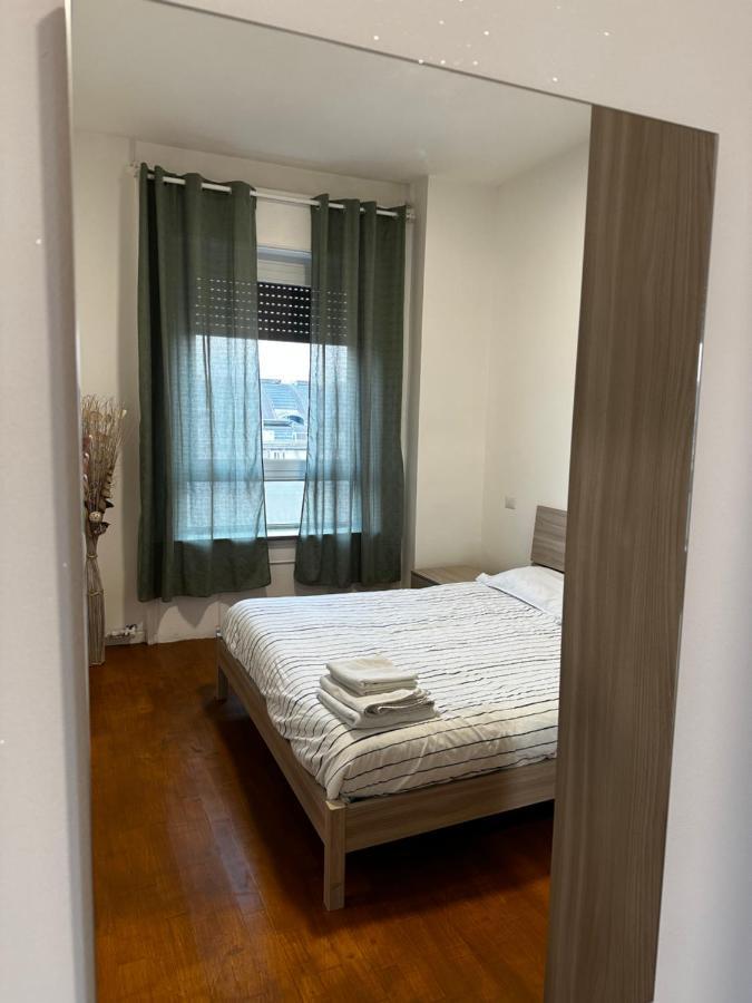 Filzi Appartamento Centrale Milano Exteriör bild